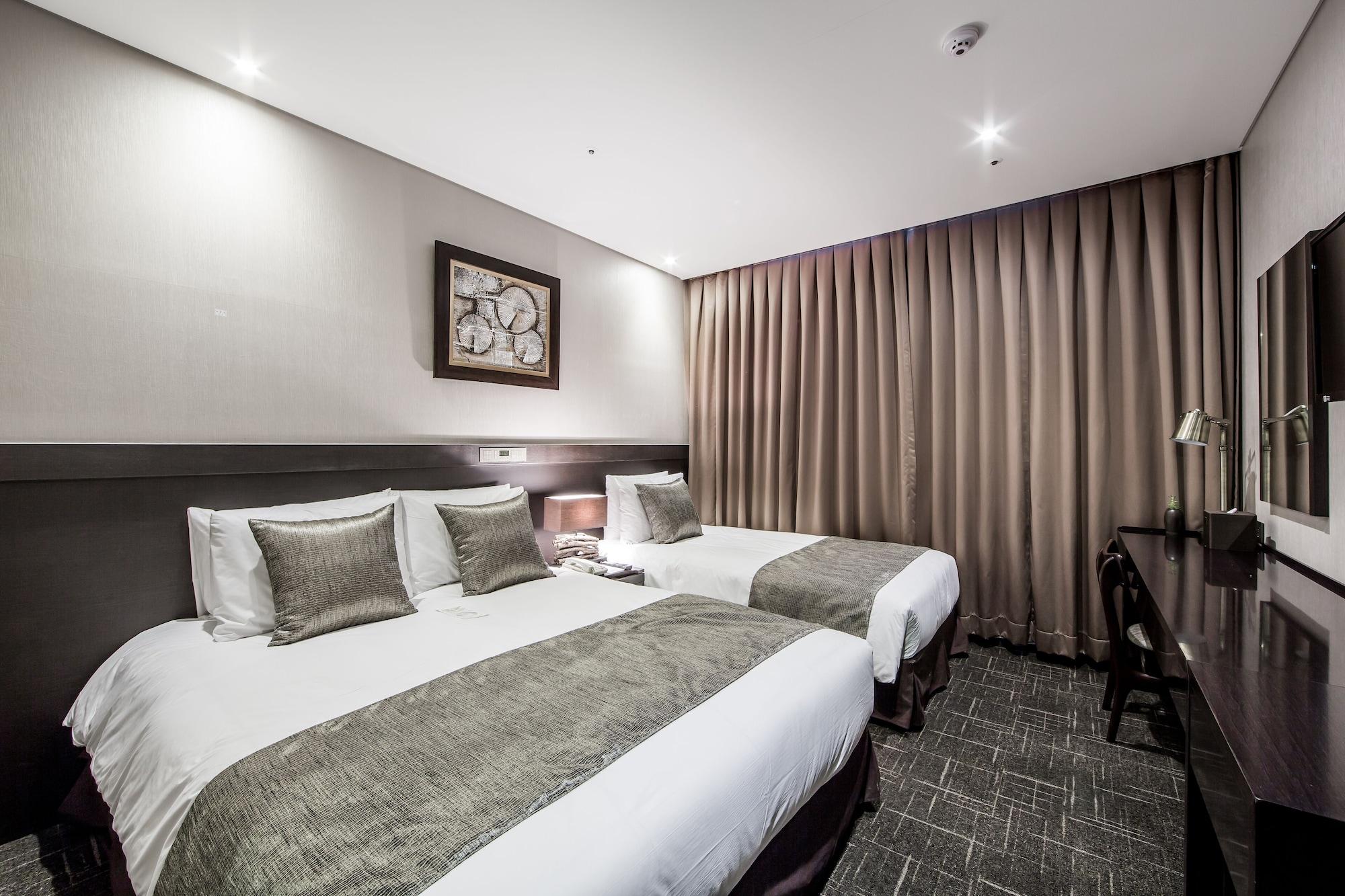 Hotel Golden 4*