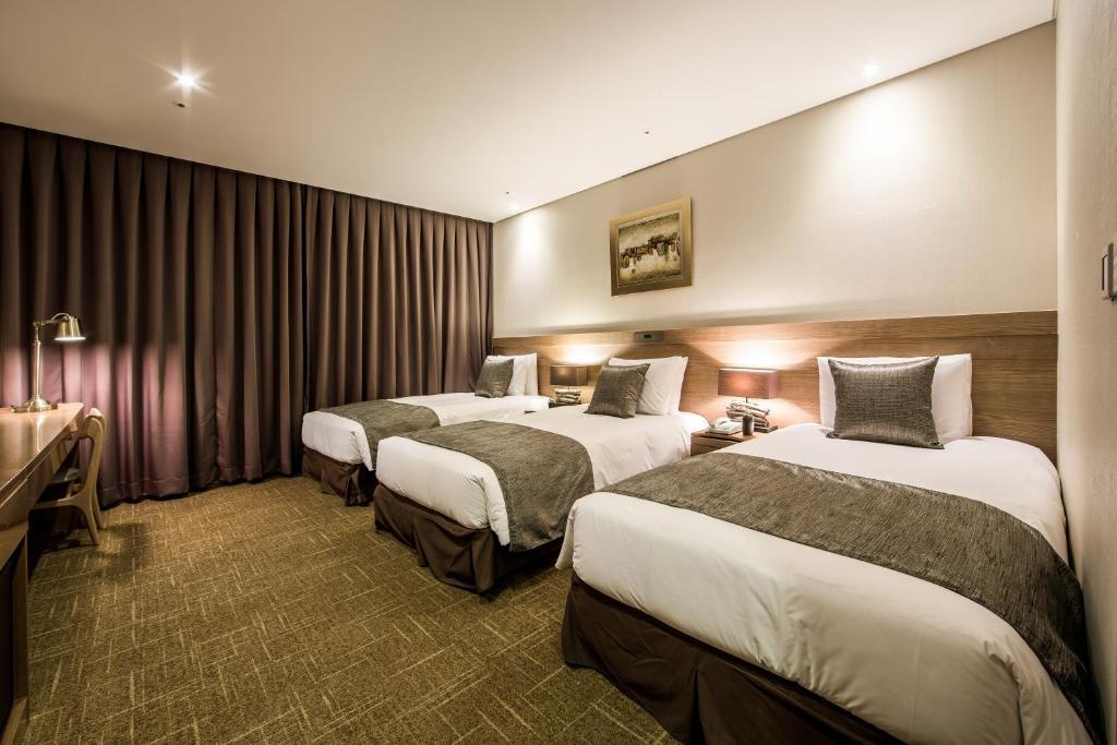 Golden Hotel