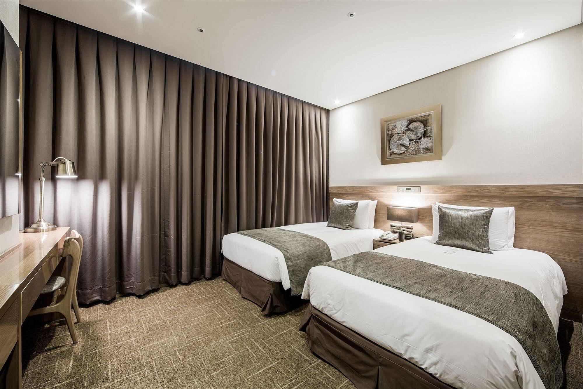 Hotel Golden 4*